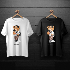 طرح لایه باز خرس تدی با تیشرت سفید و تلفن مشکی برای چاپ روی انواع تیشرت